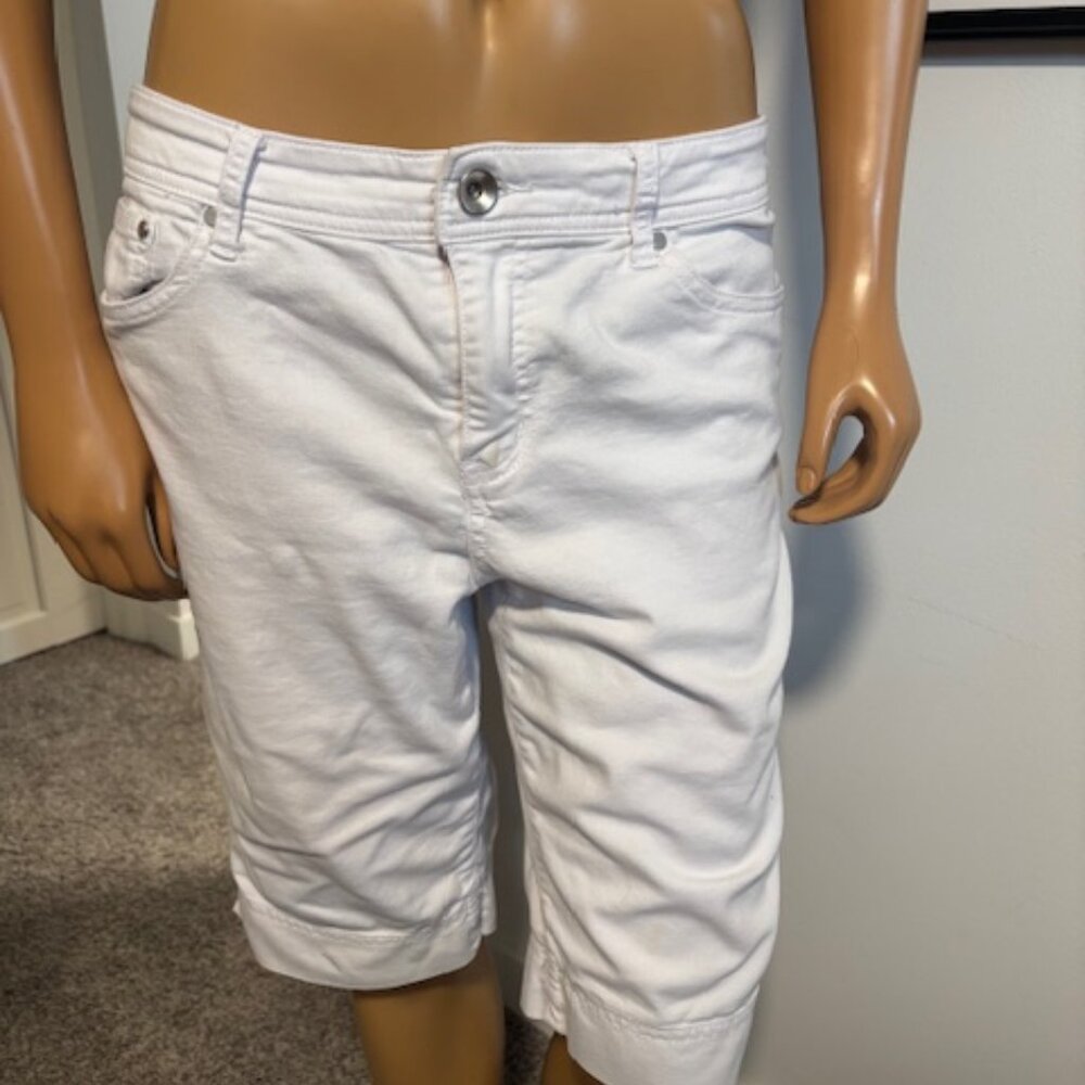 Tribal white shorts Sz 10
